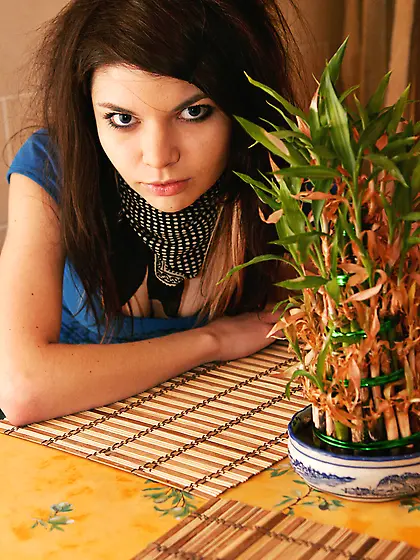 Cute emo babe Kaira 18 takes off her blue shirt and shows us her