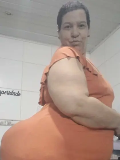 Hermosa Nalgona Latina