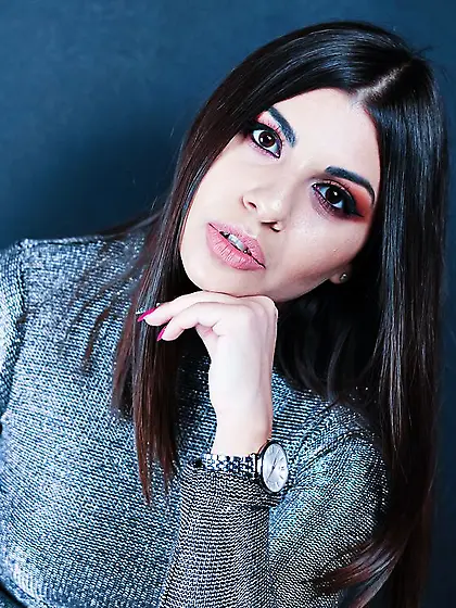 Straight dark eyes girl