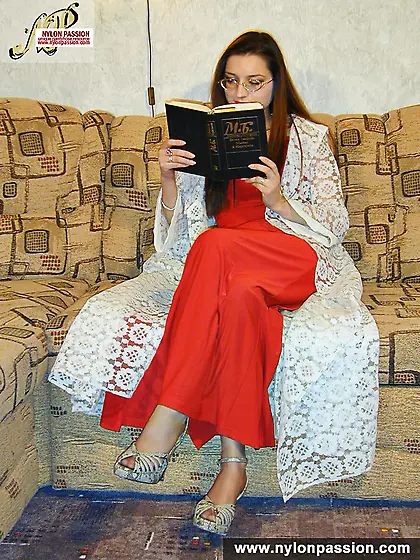 Stockings lesbians do cunnilingus