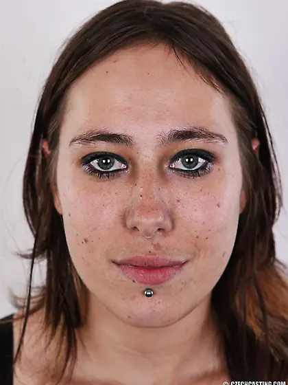 Pierced slut sit hard