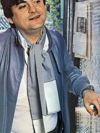 Horny blonde retro bar