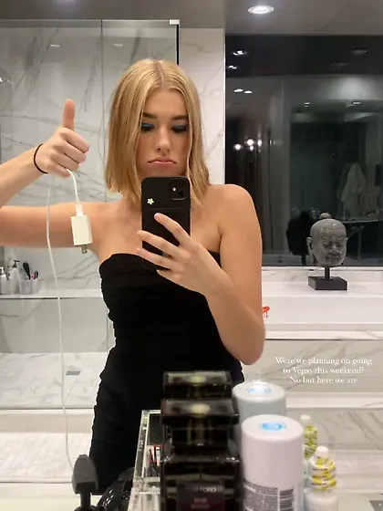 Friends I wanna see naked