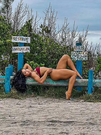 how would you break this hot cocky fitness bitch?