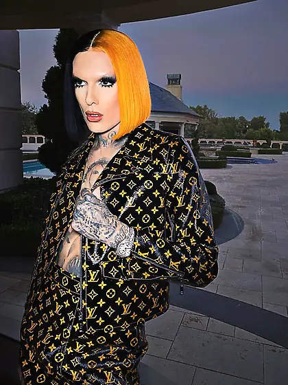 Jeffree Star tattooed makeup twink