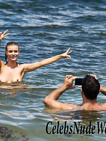 Joanna Krupa nude pics