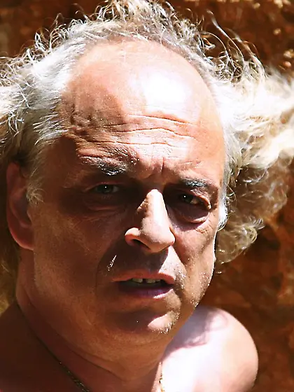 Babe seduces dirty bum