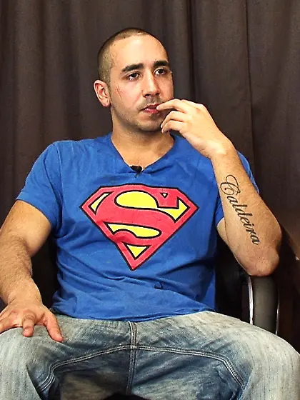 Horny dude stripteasing cam