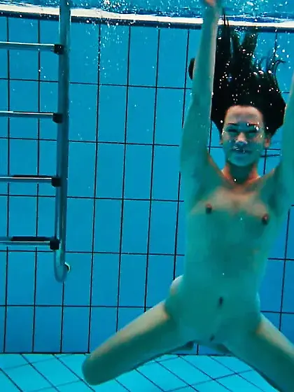 Alla Birtakik 2 UnderWaterShow