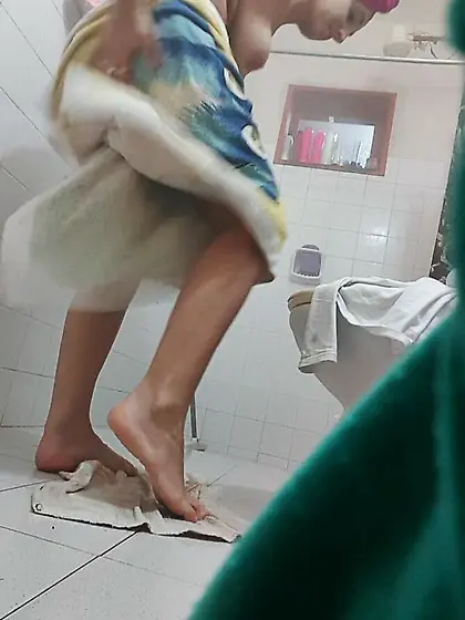 le espiaron a mi vecina