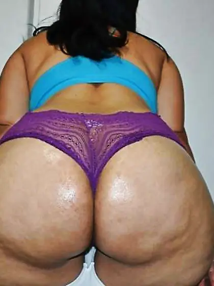 (madura culona) massive bum mature latina