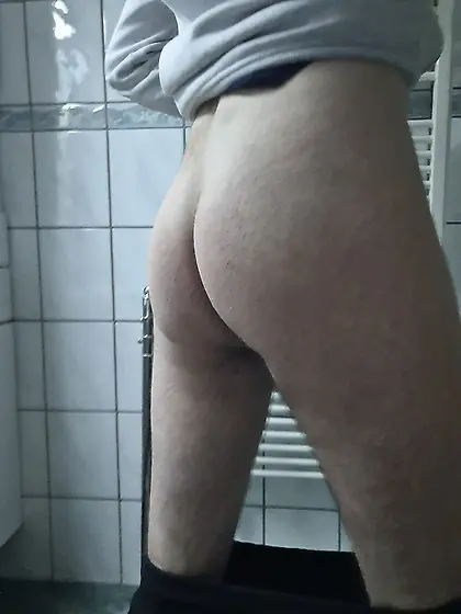 Mlada Muska droljica