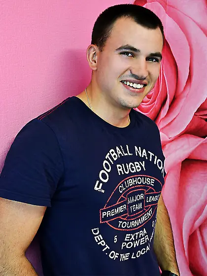 White man brucenewman dancing