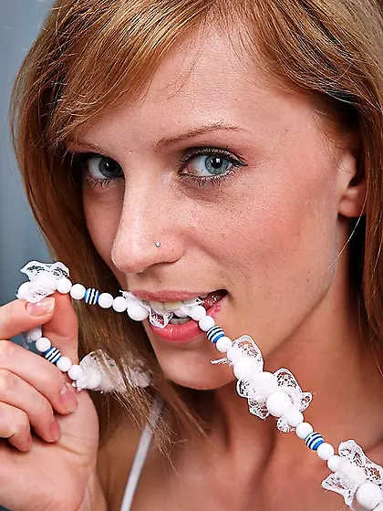 Horny amateur slut stuffs