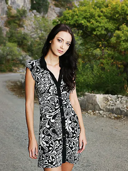 Anna Aj takes her sexy dress off outdoors and shows us her hungr