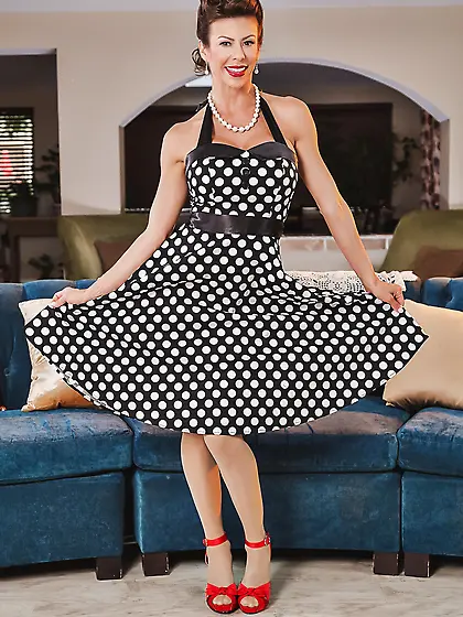 Classy housewife Alexis Fawx gets fucked on the kitchen table