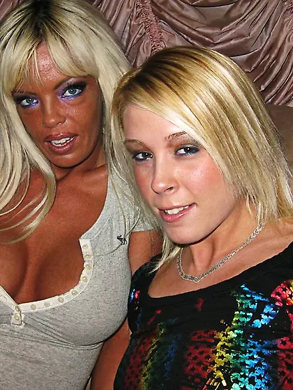 Dirty blonde girls play