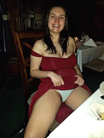 Sexy MILF Restaurant Flash