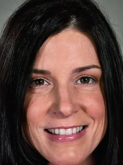 Brunette with a very tight body surrenders to her primal urges