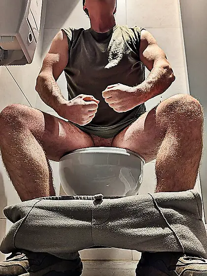Andy Gymnast toilet rest stop lust 4