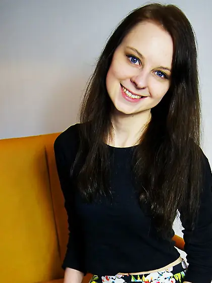 Girl snapshot shoulder length