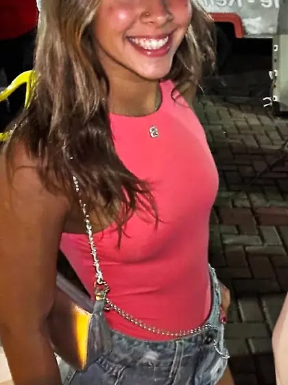 look at that hot ass