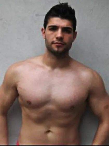 Brunette musclebiggay69 perform anal