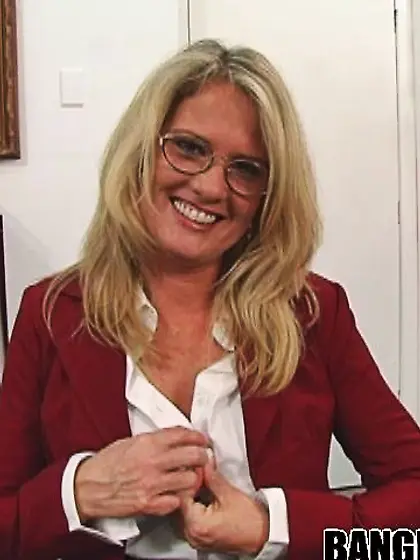 Cum guzzling mommy with perfect tits