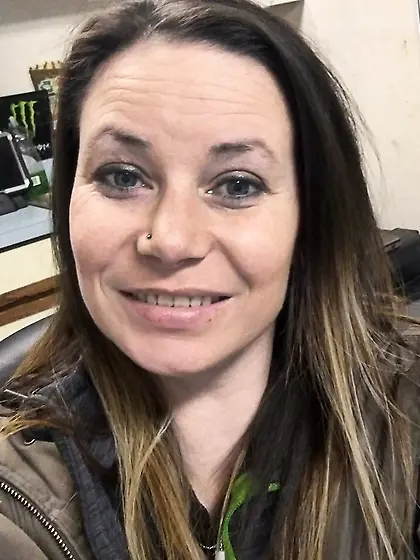 Jamie goes on the GGW bus to masturbate