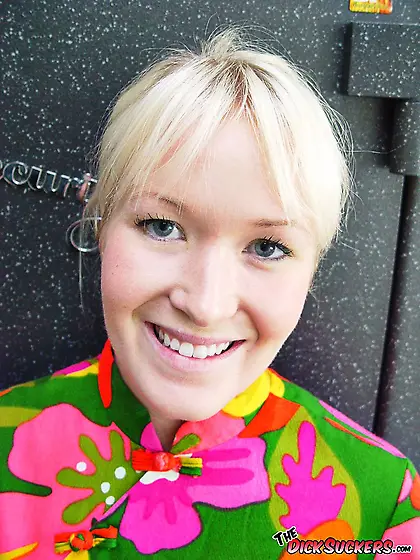 This hot blonde chippy Anna Von Trap definitely enjoys the lavis