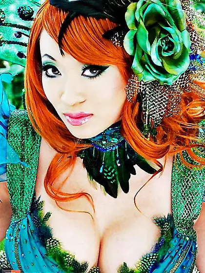 Yaya Han chinese cosplay model