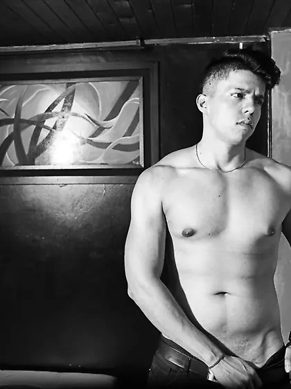 Latin man andrewfiallo like to snapshot