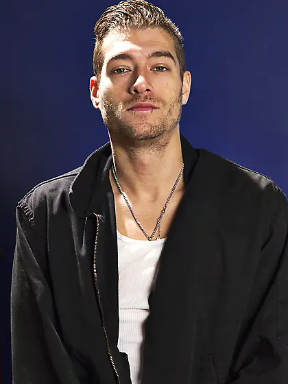 Chick bent and boned during hardcore threeway