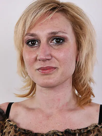 Matured blonde lady shows