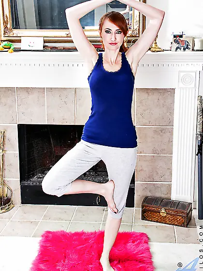 American stripping sexy mom