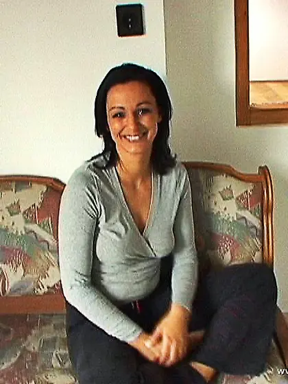 Cameron Cruise takes all of her clothes before the camera and fi