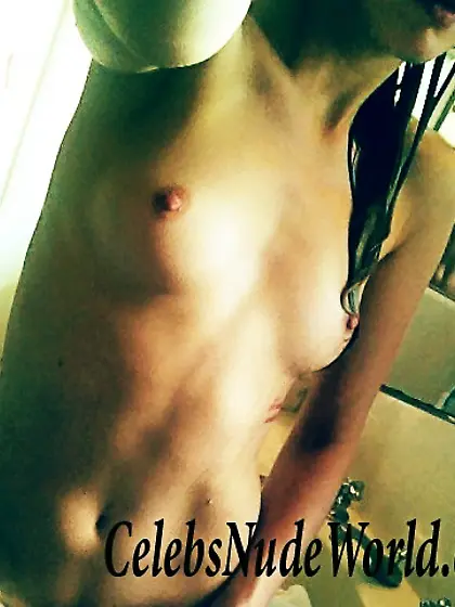 Amber Heard leaked nude pics