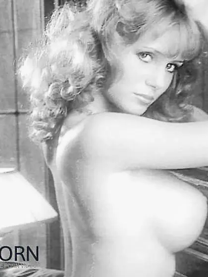 KEY - Vintage Mono Art 70th 05 Dressiness