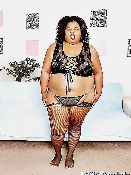 Ebony BBW Slut Peaches gets naked