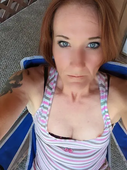 Chubby tranny slut rides the big ones