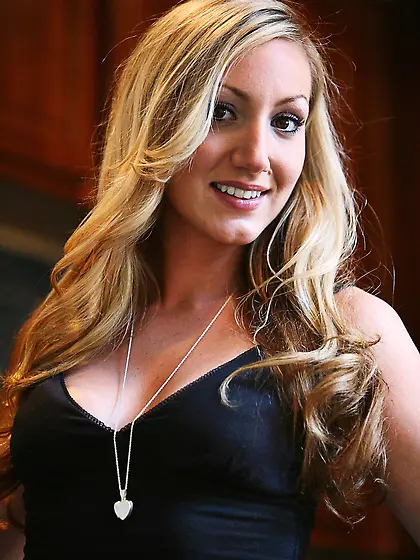 Denim skirt blondie gives you upskirts and teases in the kitchen