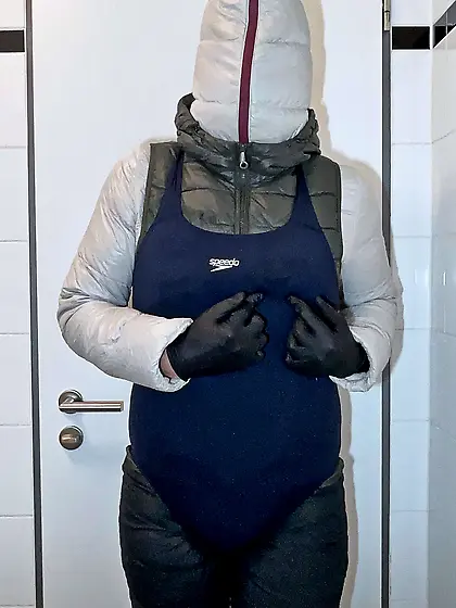 duvdoll in speedo swimsuit: stab or shoot?