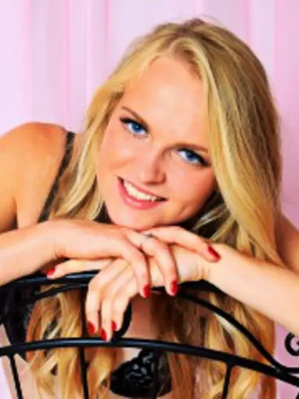 Blonde Teen Alice Love Balls/Beads.
