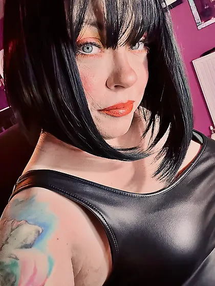 Tina Snua Selfies #134