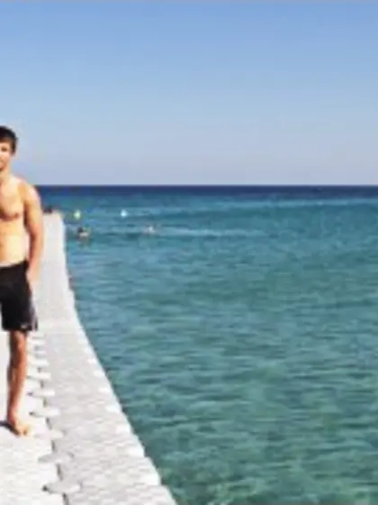 Brunette bobby perform anal