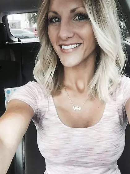 Hotties Heather & Lacey on GGW bus