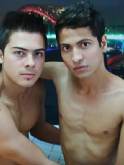 Brunette jhon kalimcumandbalac perform