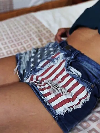 Big butt shaved teen pussy fucked