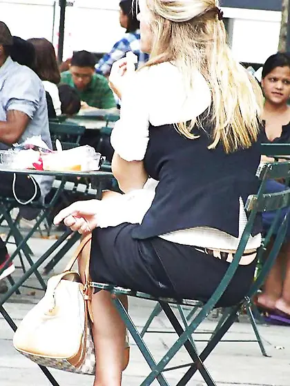 Ropa de dama,  tanga de puta