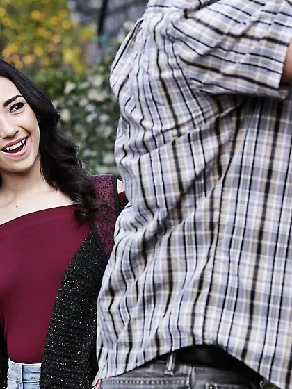 Walk ends for petite babe and her handsome BF with outdoor lovem